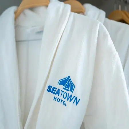 Seatown 3*